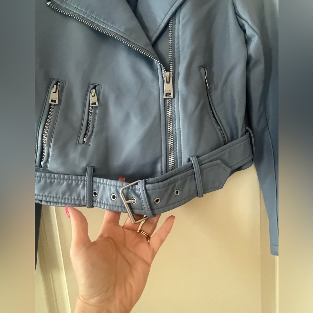 Levi's Light Blue Faux Leather Jacket Like New! Women’s Size XS - Picture 7 of 16